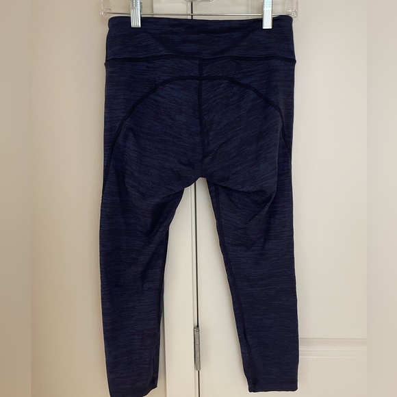 Outdoor Voices TechSweat Flex 7/8 Legging in Blue and Navy Heather, Medium - Picture 7 of 10